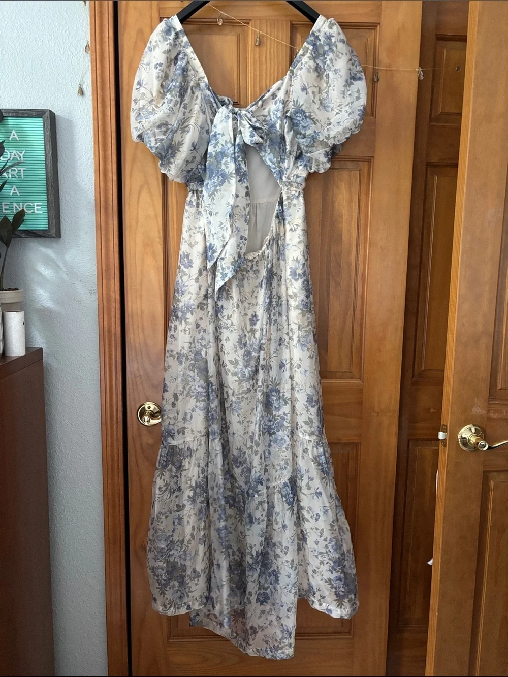 Emerson Abercrombie & Fitch Cream and Blue Floral Puff-Sleeve Maxi Dress